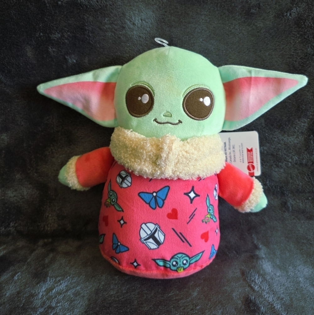 Star Wars: The Mandalorian Grogu Valentine's day Easter plush toy / figure NWT